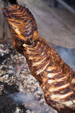 Ochse am Spie&szlig; gegrillt