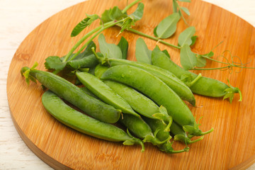 Ripe green peas
