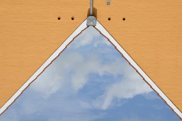 Illusion: Himmel als Dachgiebel 