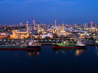 Obraz premium Aerial view Oil refinery .The factory is located in the middle of nature and no emissions. The area around the air pure.
