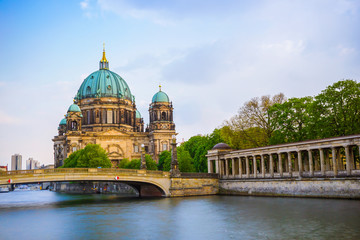 Fototapeta na wymiar Berlin Cathedral and Spree view