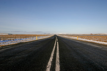 Fototapeta premium Straße zum Horizont