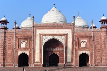 Fototapeta na wymiar Mosque near Taj Mahal Agra India