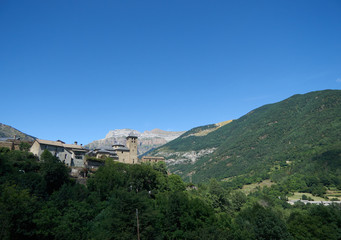 Naklejka premium Pueblo de Ordesa en Huesca