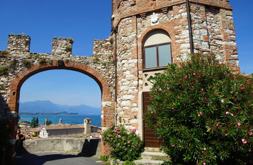 Fototapeta na wymiar Château de Desenzano del Garda
