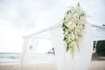 Fototapeta na wymiar Romantic Wedding setting on the beach.