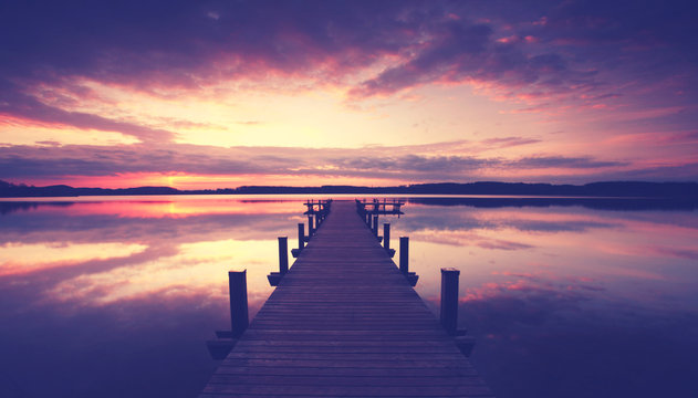 unendlicher Steg am See