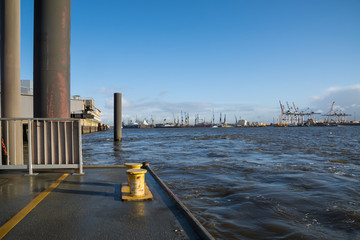 Fototapeta premium Poller am Hafen