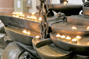 Opferlichter, Opferkerzen in der Kirche