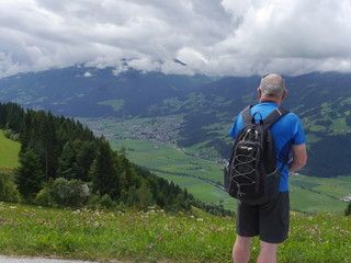 Fototapeta na wymiar Hiking through the Austrian Alps