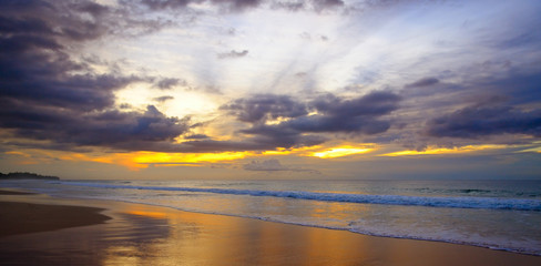 Obraz premium sun set over the ocean