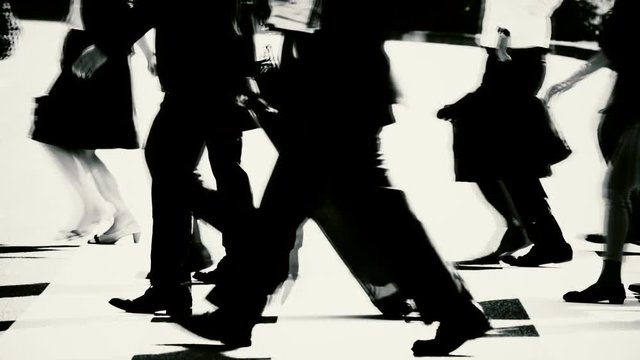 東京風景　スローモーション　240p　通勤風景　東京駅前