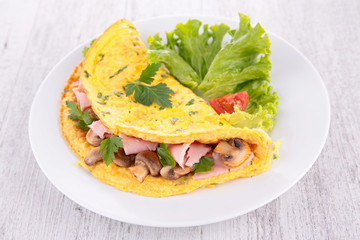 omelet with ham and mushroom
