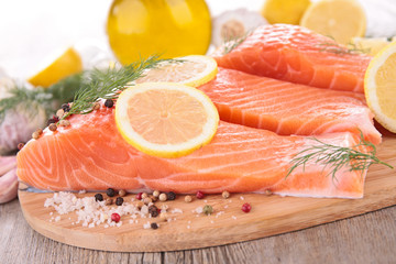 raw salmon with lemon