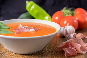 Gazpacho saludable para beber fresco en verano