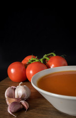 Gazpacho saludable para beber fresco en verano