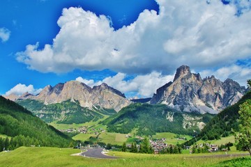 Fototapeta na wymiar Dolomitenlandschaft bei Corvara