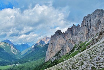 Fototapeta na wymiar Bergwandern in den Dolomiten
