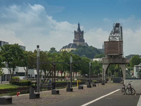 view at the Schwanenburg from the old harbour, Kleve