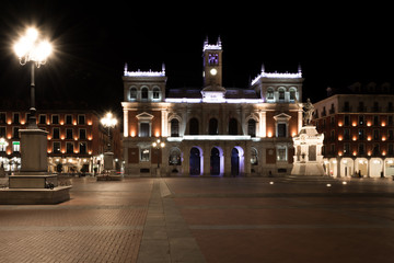Fototapeta na wymiar Plaza Mayor de Valladolid de noche