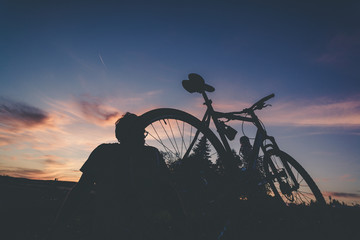 Radfahrer macht Pause