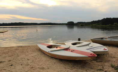 Fototapeta na wymiar sunset at lake