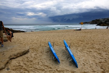 Fototapeta na wymiar Storm clouds approaching Tamarama Beach in Sydney Australia