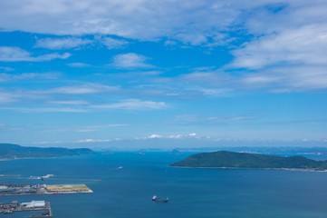 屋島から望む瀬戸内海　遠方に瀬戸大橋