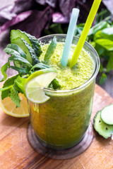 Green vegetable smoothie