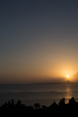 夕焼け　沖縄の海