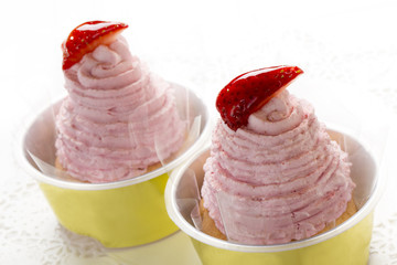 イチゴムースケーキ