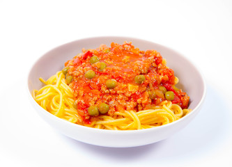 Gluten-free Spaghetti bolognese with pea (corn and rice pasta)