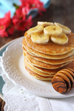 Banana pancakes with honey and caramelized bananas