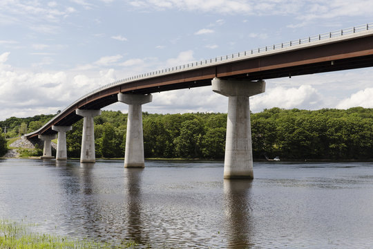Fototapeta Suspension bridge crossing the Kennebec river