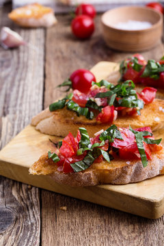 Tomato and basil bruschetta with toasted garlic bread