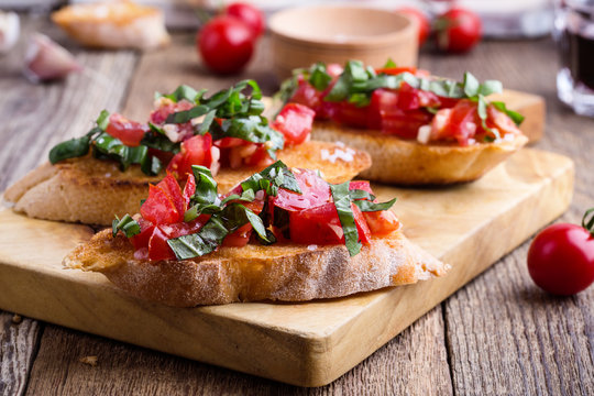 Tomato and basil bruschetta with toasted garlic bread