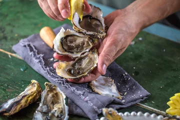 Foto auf gebürstetem Alu-Dibond Meeresfrüchte Frische Austern 