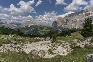 Fototapeta na wymiar Beautiful summer mountain landscape. Dolomites. Italy.