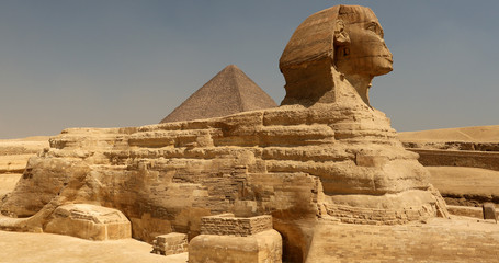 Sphinx and great pyramids