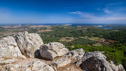 Menorcinischer Bergblick zur Nordküste