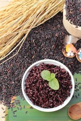 cook black rice and raw organic riceberry rice