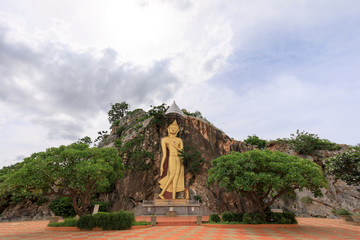 ラーチャブリー県ヒン・カオ・グー公園の仏像