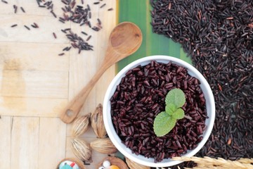 cook black rice and raw organic riceberry rice
