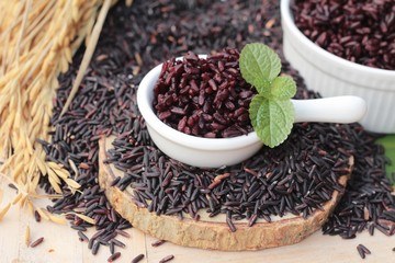 cook black rice and raw organic riceberry rice