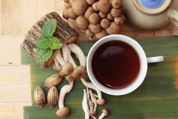 Mushroom tea for health and fresh mushrooms