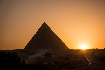 Obraz na płótnie Canvas The Great pyramid on sunset