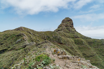 Wanderung im Anaga Gebirge bei Taborno auf Teneriffa mit Meerblick und Bergblick