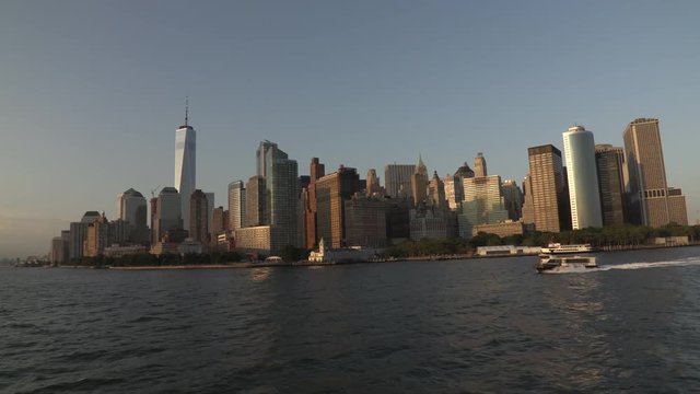4K Lower Manhattan New York 2017 Evening from East River 03