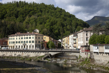 Fototapeta na wymiar Italia,Porretta Terme,il paese.