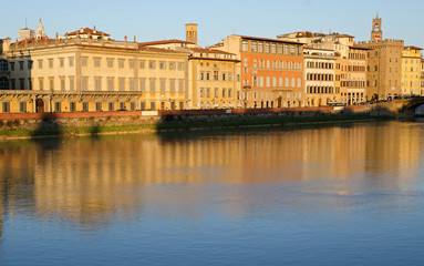 Fototapeta na wymiar North bank of the River Arno, Florence, Italy